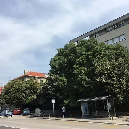 Center- 5 Minutes To All Pleasures Apartment