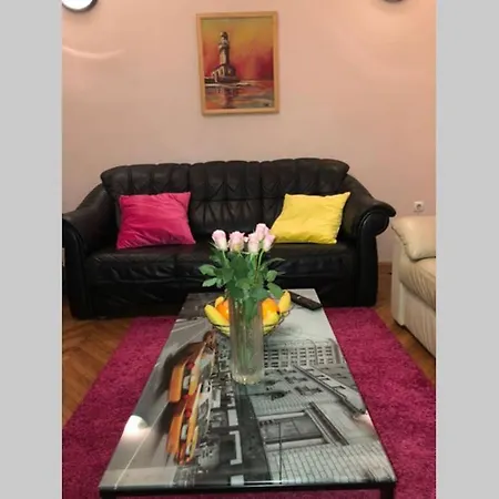 Center- 5 Minutes To All Pleasures Apartment *